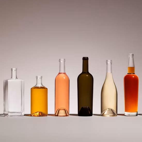 50ml 100ml 200ml 250ml 500ml 700ml 750ml Garrafa de cerveja de 1 litro Bespoke Frosted Liquor Vodka Garrafa de vidro Fabricante Gin Whiskey Tequila Rum Garrafa de perfume